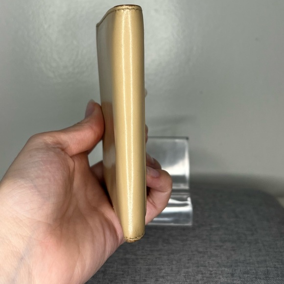 Authentic Prada Vernis Beige Trifold - Picture 13 of 14